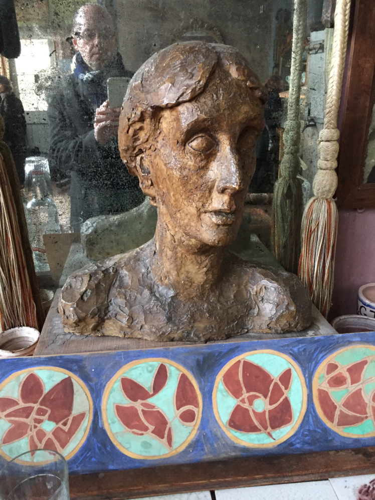 Bust by Stephen Tomalin of Virginia Woolf at Charleston